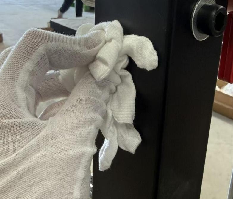 Rub test with a white cloth